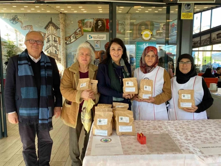 Gülümse Kafe, üretici kadınların da gelir kapısı oldu
