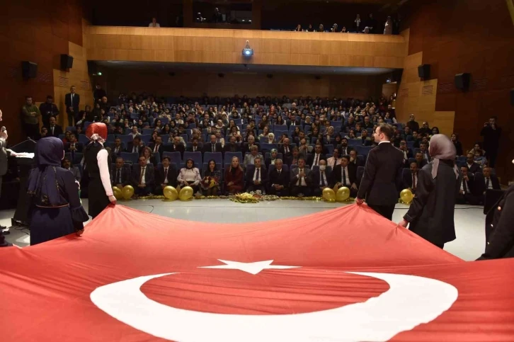 Gümüşhane’de Öğretmenler Günü kutlandı