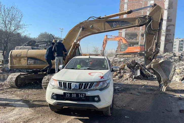 Gümüşhane İl Özel İdaresi ilk günden beri deprem bölgesinde
