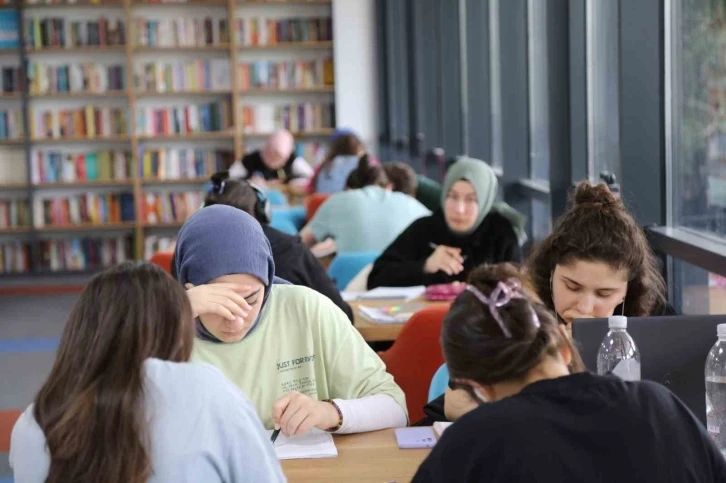 Gürsu Belediyesi’nin kütüphanesine yoğun ilgi
