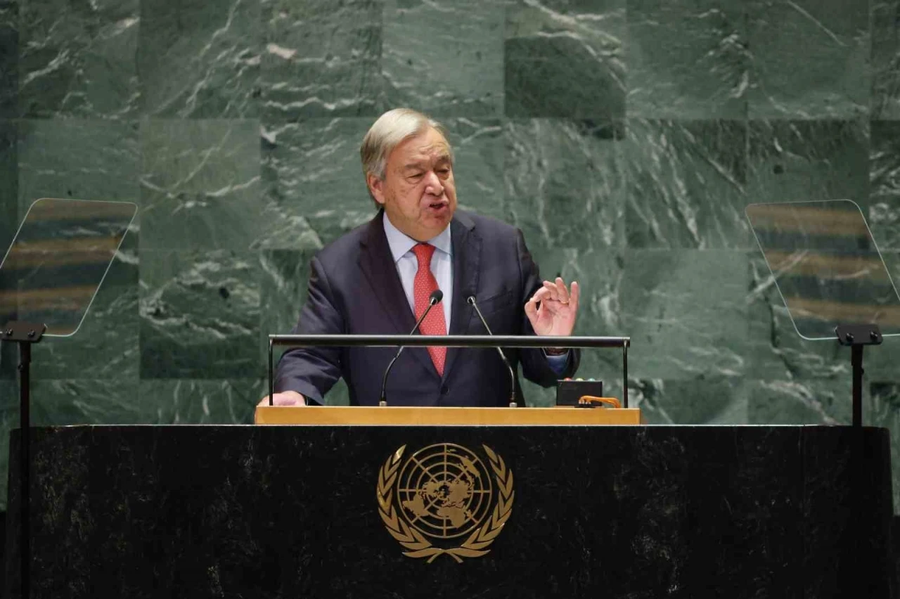 Guterres: &quot;Gerçekten yıkıcı sonuçları olacak topyekun bir savaşın eşiğindeyiz”
