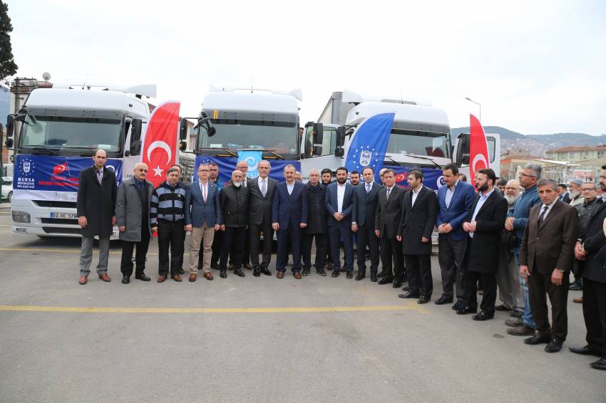 Bursa'dan Halep'e 3 TIR yardım