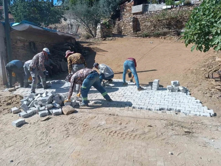 Hacıhıdır Mahallesinde yollara kilit parke taşı döşendi
