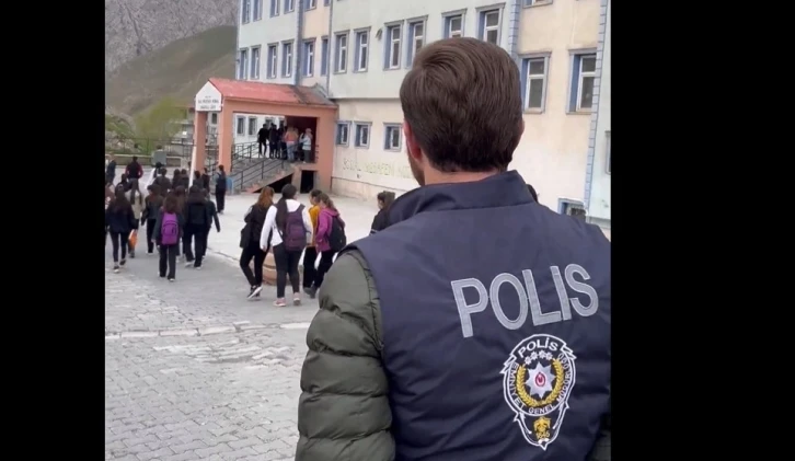 Hakkari polisinden okul güvenliği denetimi
