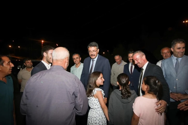 Hakkari Valisi Ali Çelik "Gece mesaisinde"
