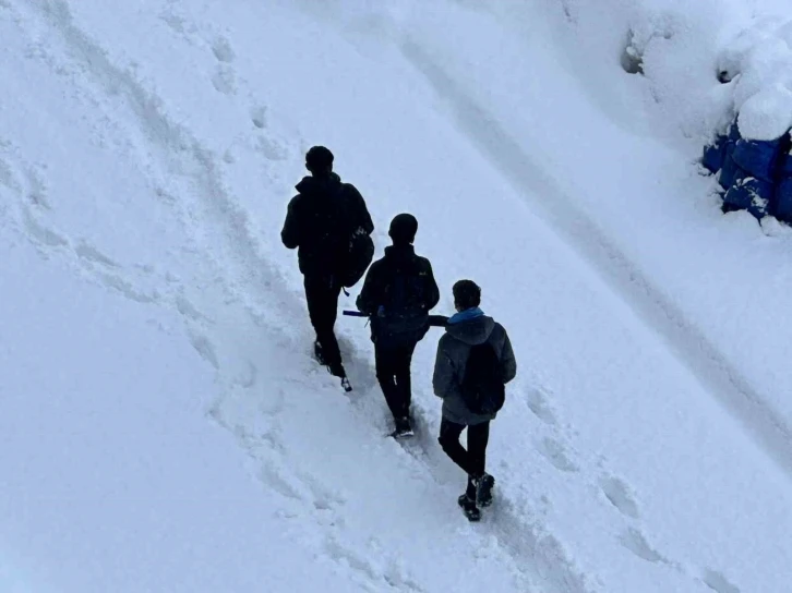 Hakkari ve Yüksekova’da taşımalı eğitime kar engeli
