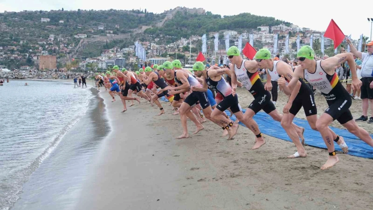 Halk Triatlonu 33. Alanya Uluslararası Triatlon Yarışması’yla geri dönüyor
