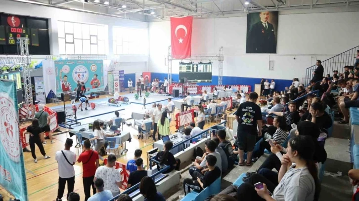 Halter şampiyonası Türkiye’de ilk defa bir ilçede gerçekleştirildi
