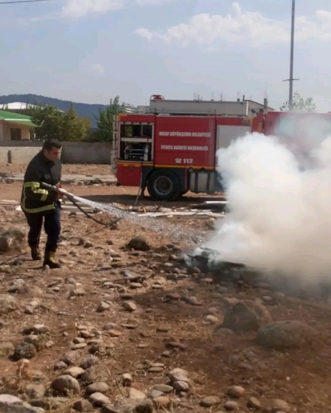 Hassa’da çöplük yangını
