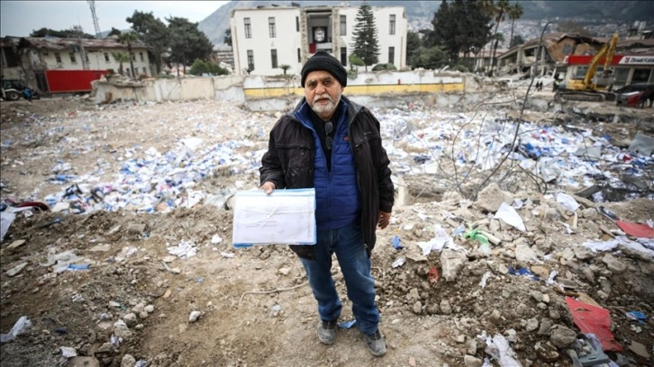 Hatay Büyükşehir Belediyesi enkazında 