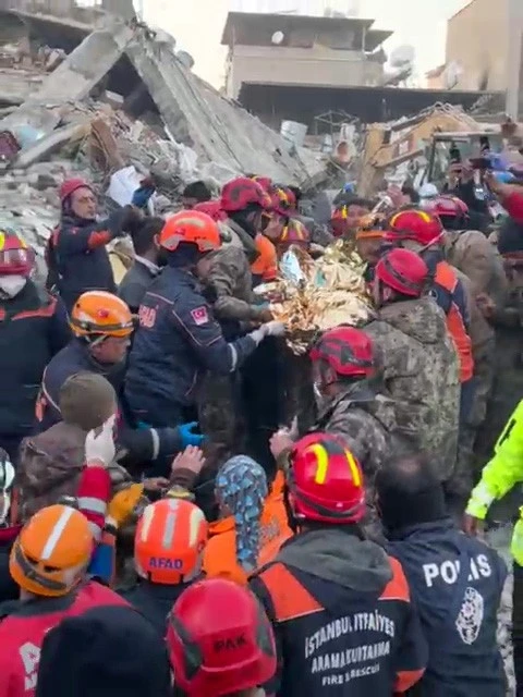 Hatay’da depremin 278. saatinde inanılmaz kurtuluş