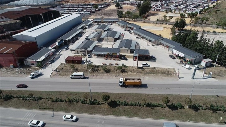 Hatay'da depremzede esnaf için planlanan iş yerlerinin yüzde 60'ı tamamlandı