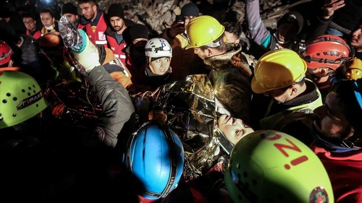 Hatay'da enkaz altında kalan kadın 136 saat sonra kurtarıldı