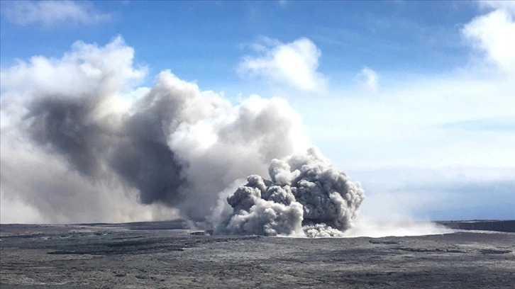 Hawaii'deki Kilauea Yanardağı yeniden faaliyete geçti