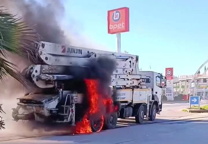 Hayatını tehlikeye atan sürücü facia yaşanmasını engelledi
