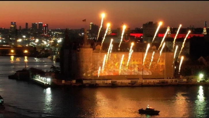 Haydarpaşa Garı’nda "15 Temmuz" anısına mapping gösterimi
