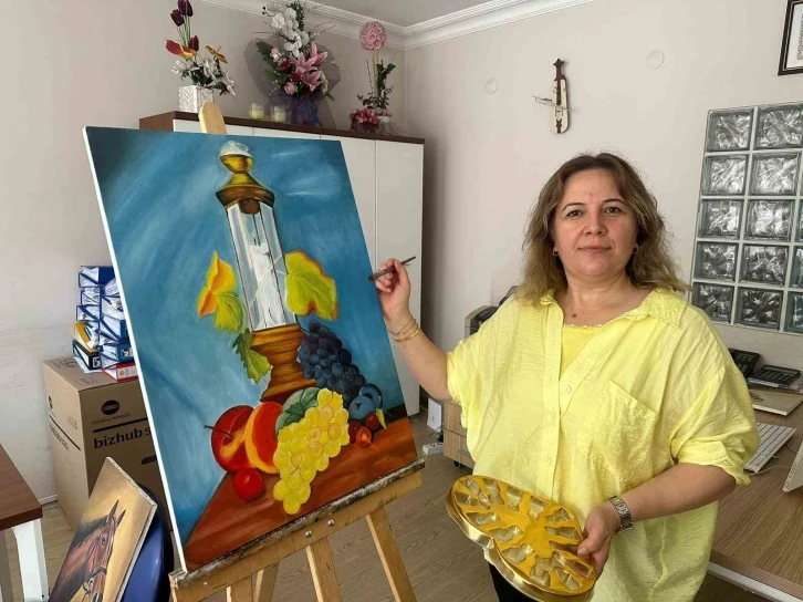 Hem muhasebeci, hem ressam: İki işinde de başarılı
