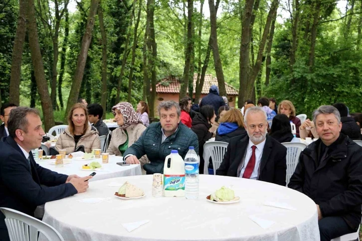 Hemşireler Günü’nü aileleriyle birlikte kutladılar
