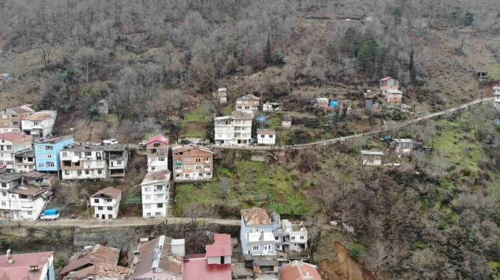 Heyelan mağduru Artvin’in Borçka ilçesi Gündoğdu mahallesi sakinleri sorunlarına kalıcı çözüm istiyor
