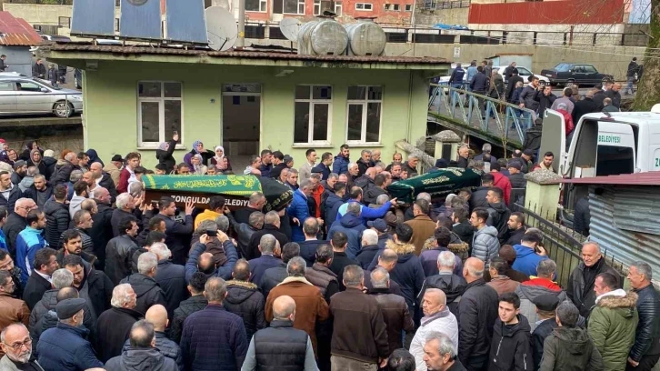 Heyelanda toprak altında kalan anne ve oğlunun cenazeleri toprağa verildi
