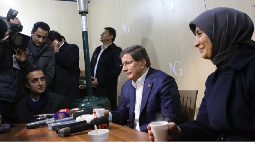 Davutoğlu ile gazeteciler arasında ilginç diyaloglar