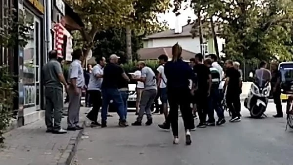 Bursa'da market hırsızını dövüp, polise teslim ettiler