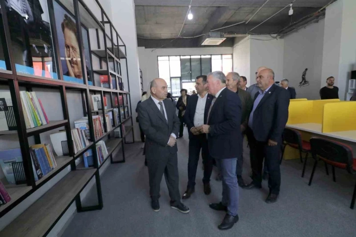 Honaz Belediyesi, Kitap Kafe’yi öğrencilerin hizmetine sundu
