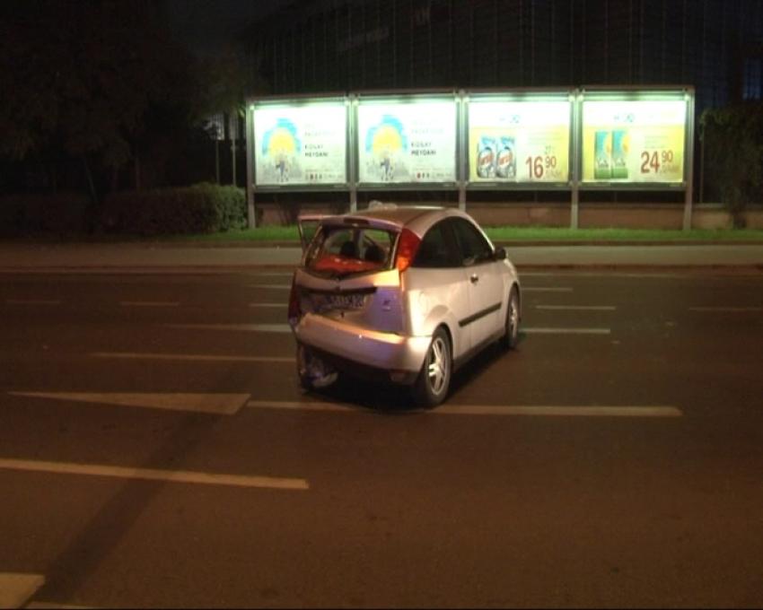 Yolun ortasında uyuya kalan sürücü trafiği birbirine kattı