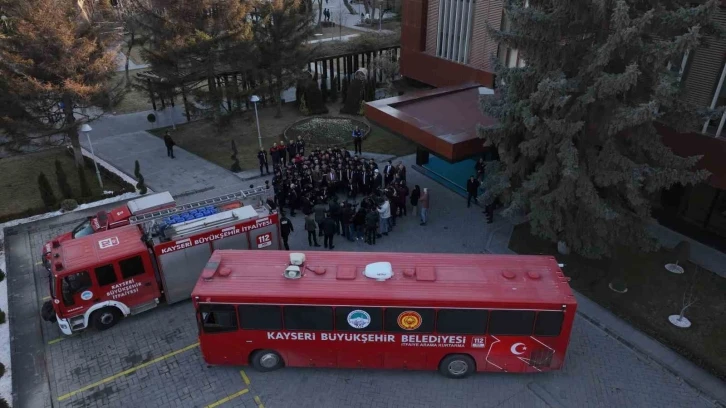 Hurda otobüsten doğal afet konaklama aracına
