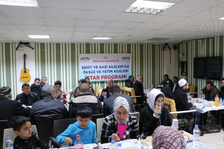 İçişleri Bakan Yardımcısı Erdil, Eruh’ta gazi ve şehit aileleriyle iftarda bir araya geldi
