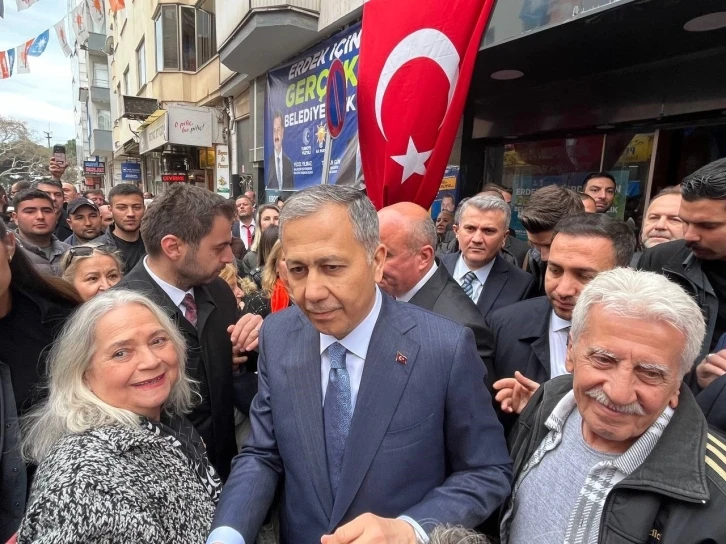 İçişleri Bakanı Ali Yerlikaya Erdek’te AK Parti Seçim Ofisi açılışına katıldı
