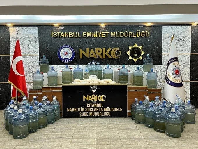 İçişleri Bakanı Soylu: “Büyükçekmece’de 780 kilo sıvı kristal metamfetamin ele geçirildi”