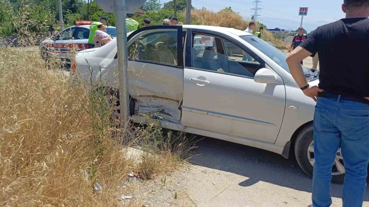 İki otomobilin karıştığı kazada 4 kişi yaralandı
