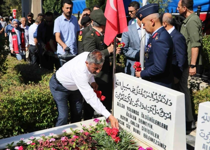 İkiz şehitlerin babası: “Bu vatan için canımızı vermeye hazırız”
