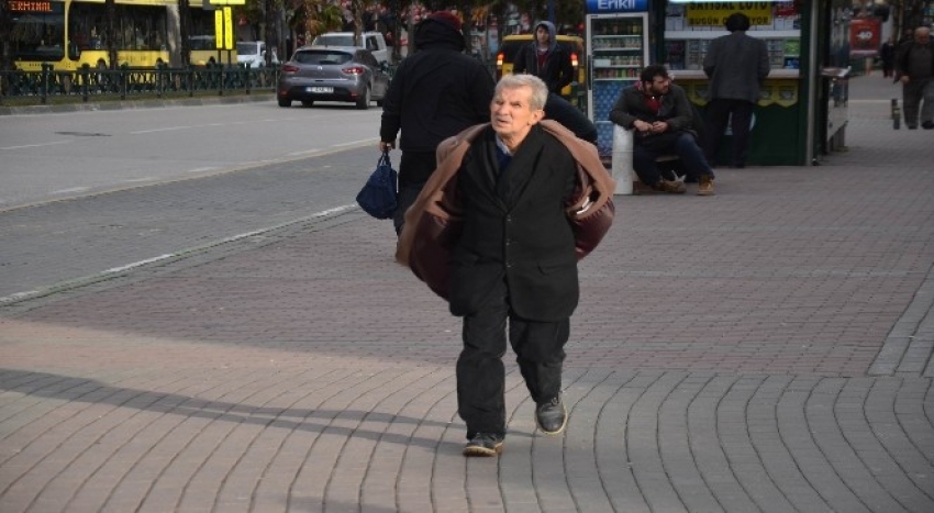 Bursa'da lodos yürümeyi bile zorlaştırıyor