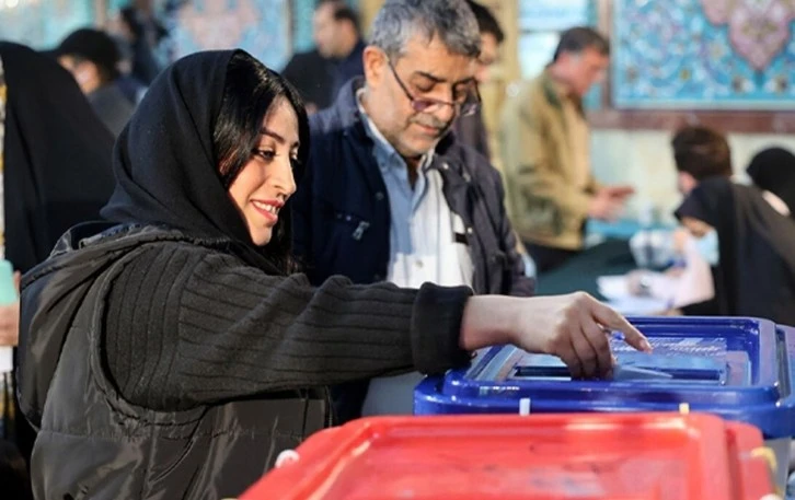 İran, cumhurbaşkanlığı seçimleri için yarışacak 6 ismi açıkladı