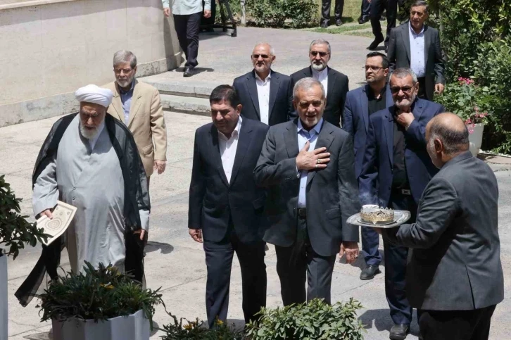 İran’ın yeni Cumhurbaşkanı Pezeşkiyan mazbatasını aldı
