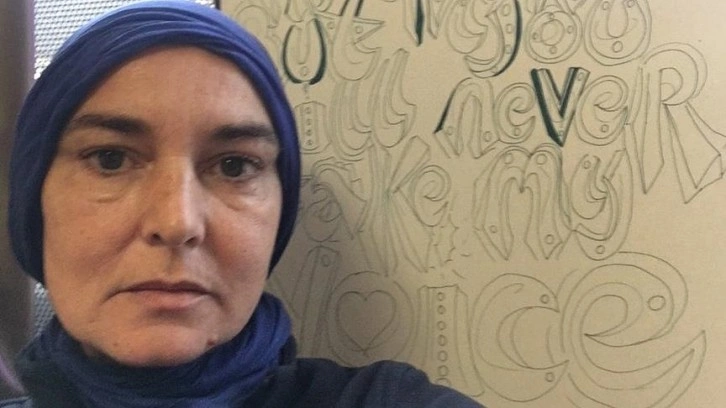 İrlandalı ünlü şarkıcı Sinead O'Connor 56 yaşında hayatını kaybetti