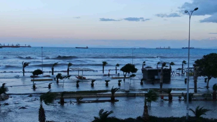 İskenderun’da 4 okulda eğitime bir gün ara verildi