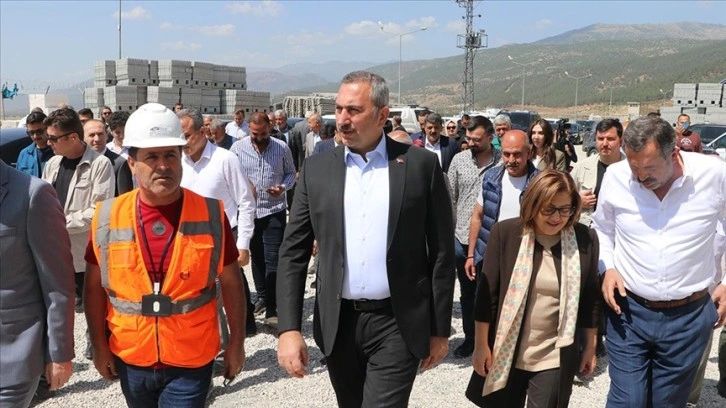 İslahiye'deki deprem konutlarının 29 Ekim'de teslim edilmesi hedefleniyor