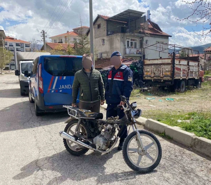 Isparta’da motosiklet hırsızlığı yapan 3 şüpheli şahıs yakalandı