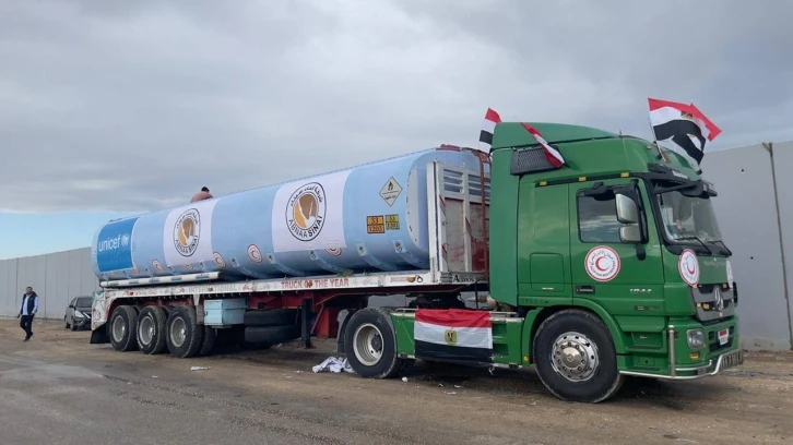 İsrail, Gazze’ye günde 2 tanker yakıt girişine izin verdi
