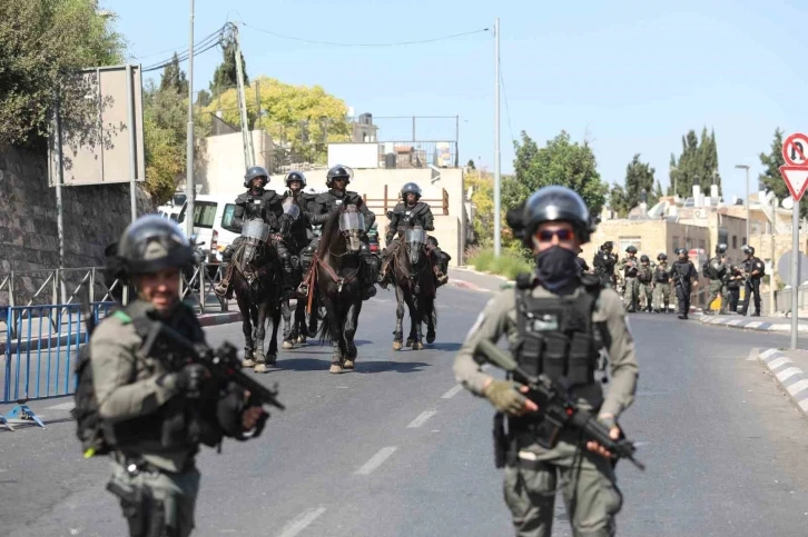 İsrail polisinden Kudüs’te Filistinlilere gaz bombası ve plastik mermiyle müdahale
