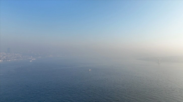 İstanbul Boğazı tek yönlü olarak gemi trafiğine açıldı