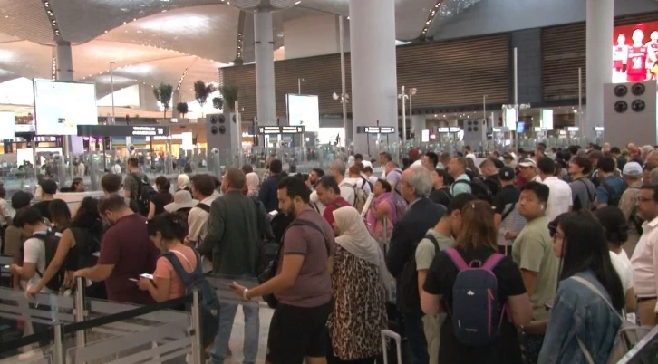 İstanbul Havalimanı’nda bayram yoğunluğu
