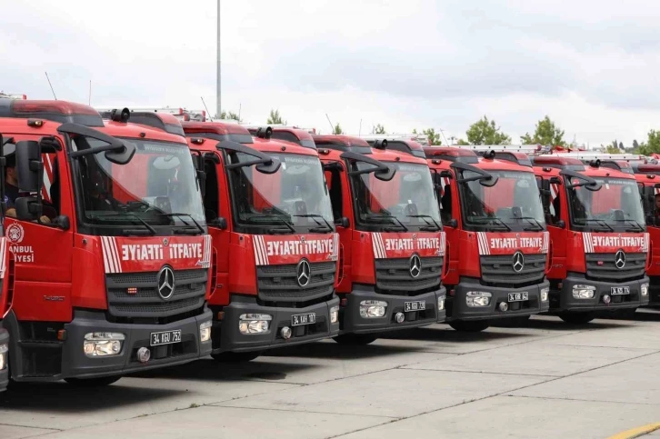 İstanbul İtfaiyesi yeni araçlarını tanıttı: 134 araç hizmete başladı
