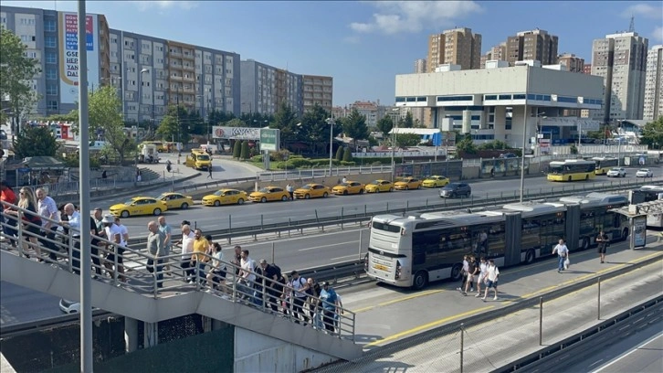 İstanbul sıra dışı bir pazartesiye uyandı