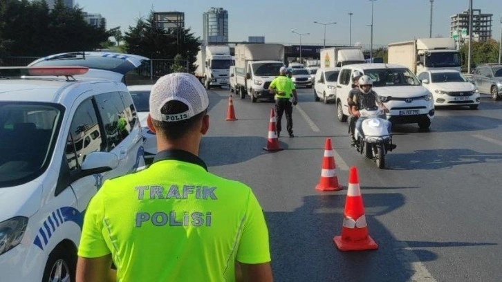 İstanbul'da usulsüz siren-çakar kullanan araçlara yönelik denetim yapıldı