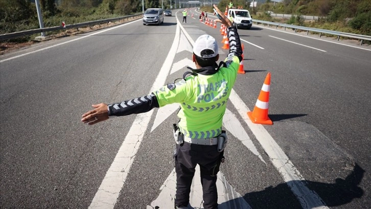 İstanbul'da yılbaşı tedbirleri kapsamında yarın bazı yollar trafiğe kapatılacak