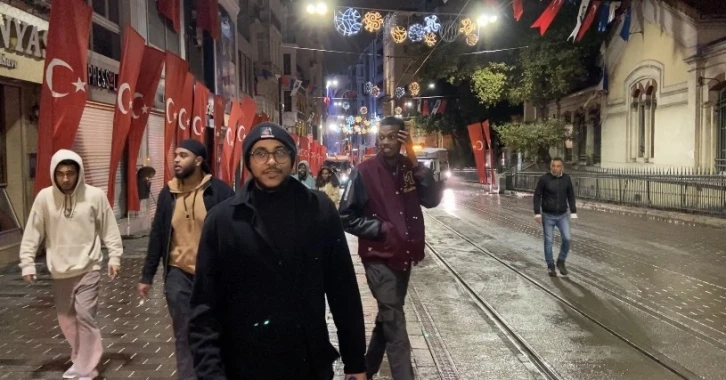 İstiklal Caddesi araç ve yaya trafiğine açıldı
